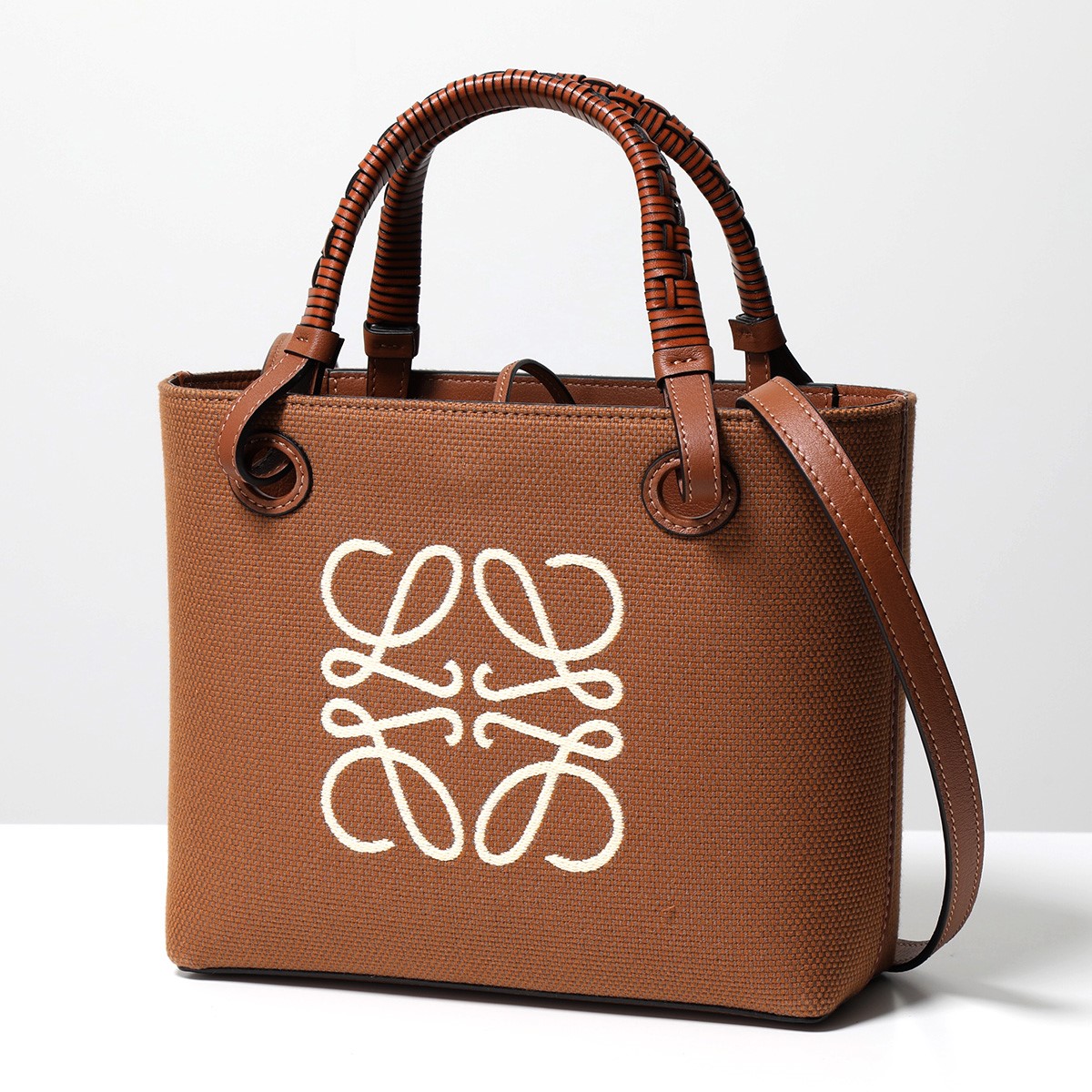 LOEWE マイア アナグラム 本革 バッグ A4収納可　ロエベ LOEWE マイア アナグラム 本革 バッグ A4収納可ロエベ