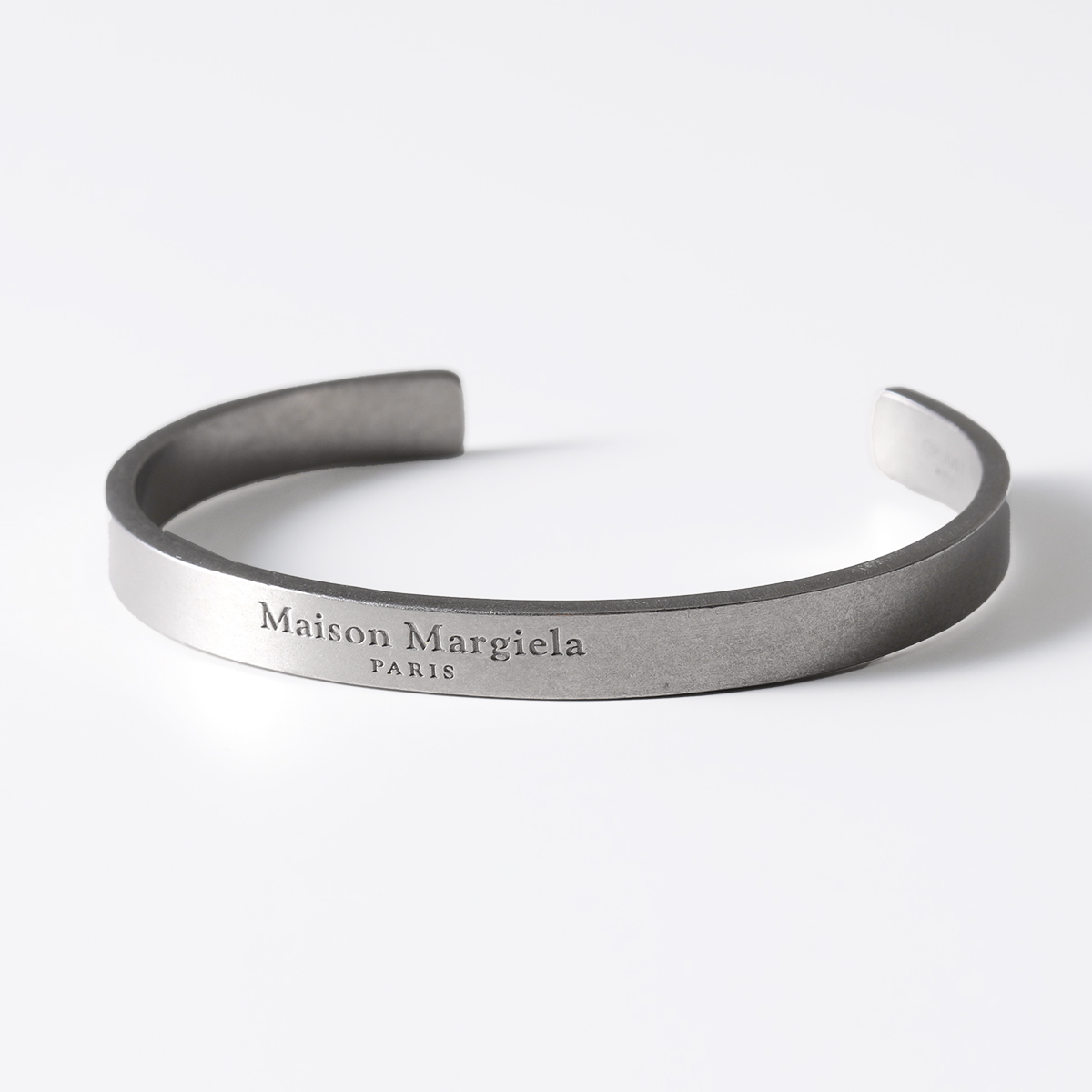 MAISON MARGIELA メゾンマルジェラ 11 バングル SM1UY0065 SV0158 レディース ブレスレット アクセサリー ロゴ カフ シルバー925 silver925 カラー2色｜s-musee｜02