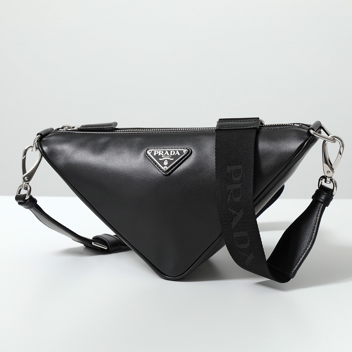 【PRADA】プラダ Monochrome Logo Bowling Bag ロゴ バッグ PRADA 極 美品 プラダ ロゴ 金具 ギャザー ナイロン レザー 本革