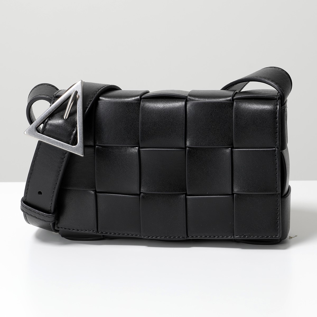 BOTTEGA VENETA ボッテガヴェネタ ショルダーバッグ カセット スモール 