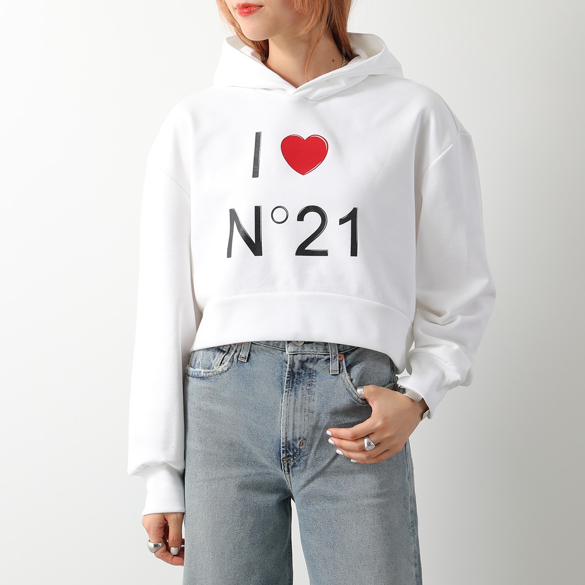 N°21 KIDS ヌメロヴェントゥーノ キッズ フーディー N21792 N0179 レディース プルオーバー パーカー ロゴ スウェット  クロップド丈 カラー2色