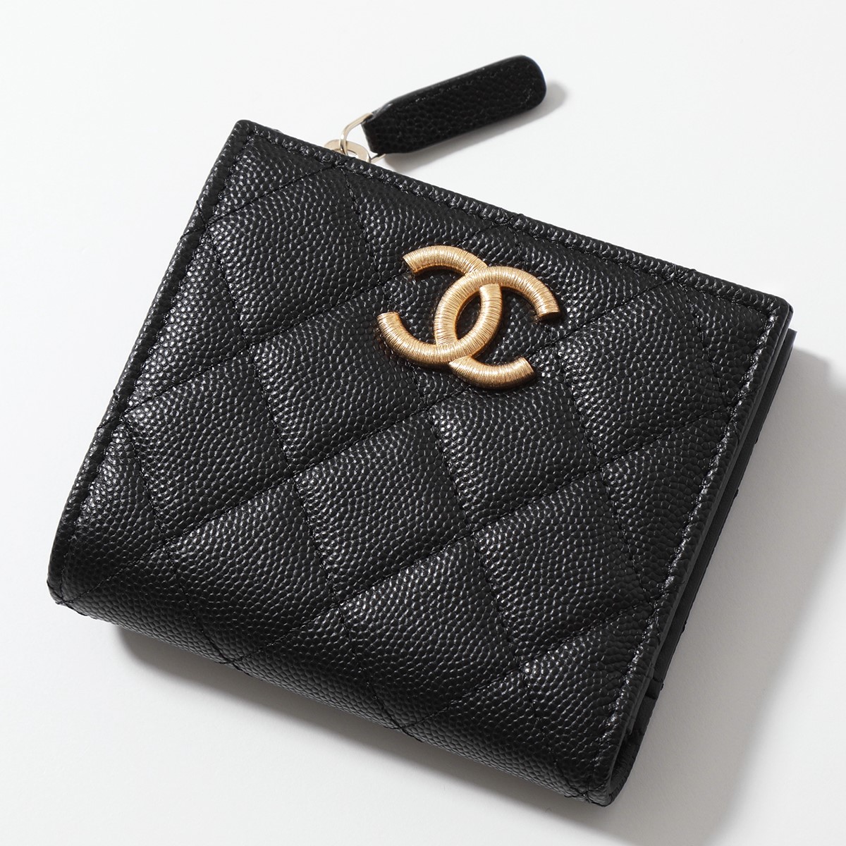 CHANEL シャネル 二つ折り財布 ファッション - 小物