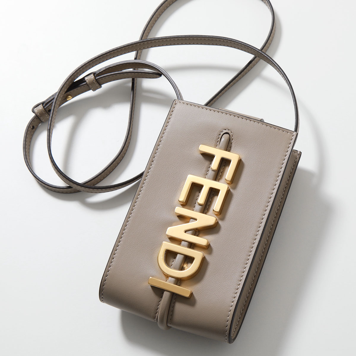 FENDI フェンディ フォンポーチ 7AS192 A5DY レディース レザー FENDI フェンディ フォンポーチ 7AS192 A5DY レディース レザー