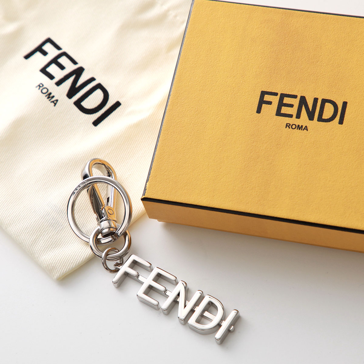 FENDI フェンディ キーホルダー 7AP075 B08 メンズ キーリング グラフィ ロゴ ブラス メタル バックチャーム F0TH0 :  351002611 : インポートセレクトmusee - 通販 - Yahoo!ショッピング