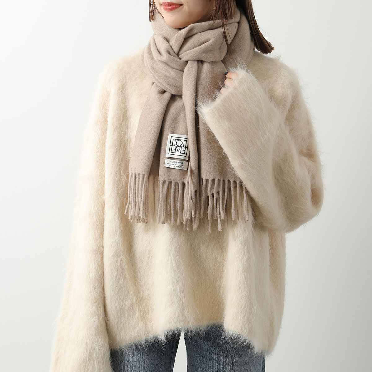 Classic wool scarf light beige mélange – TOTEME
