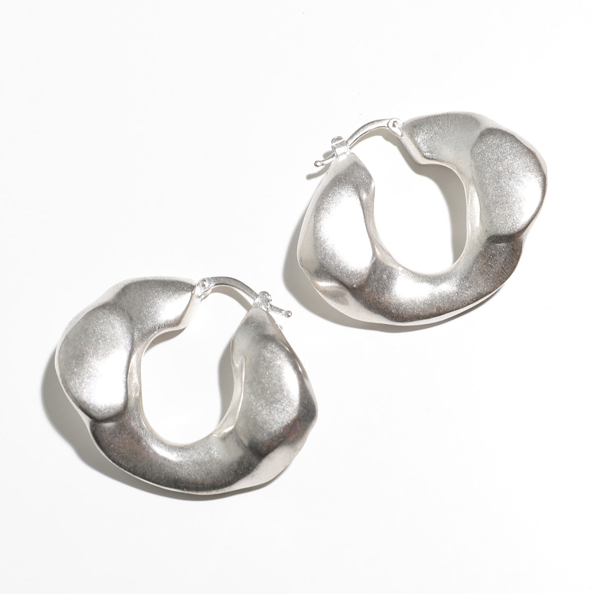 国内即発【JILSANDER】フープ ツイスト ロゴ ピアス J12VG0061 JIL SANDER ジルサンダー ピアス J12VG0061 J12003 レディース
