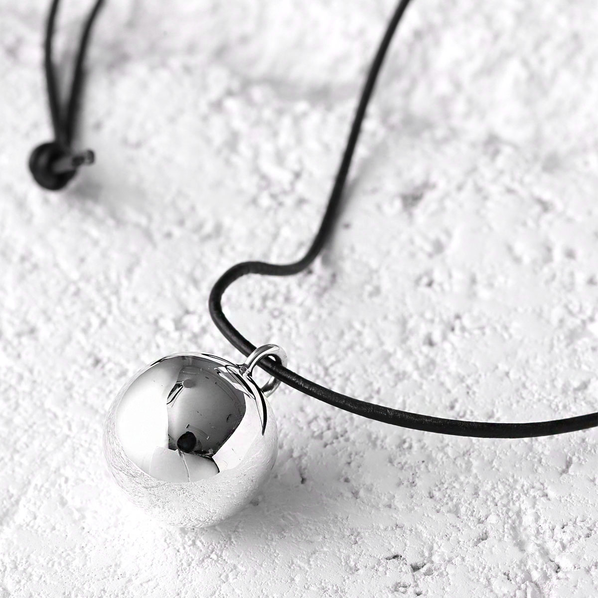 Nina＆Jules（ニナ・エ・ジュール） ネックレス Ball Pendant P22 