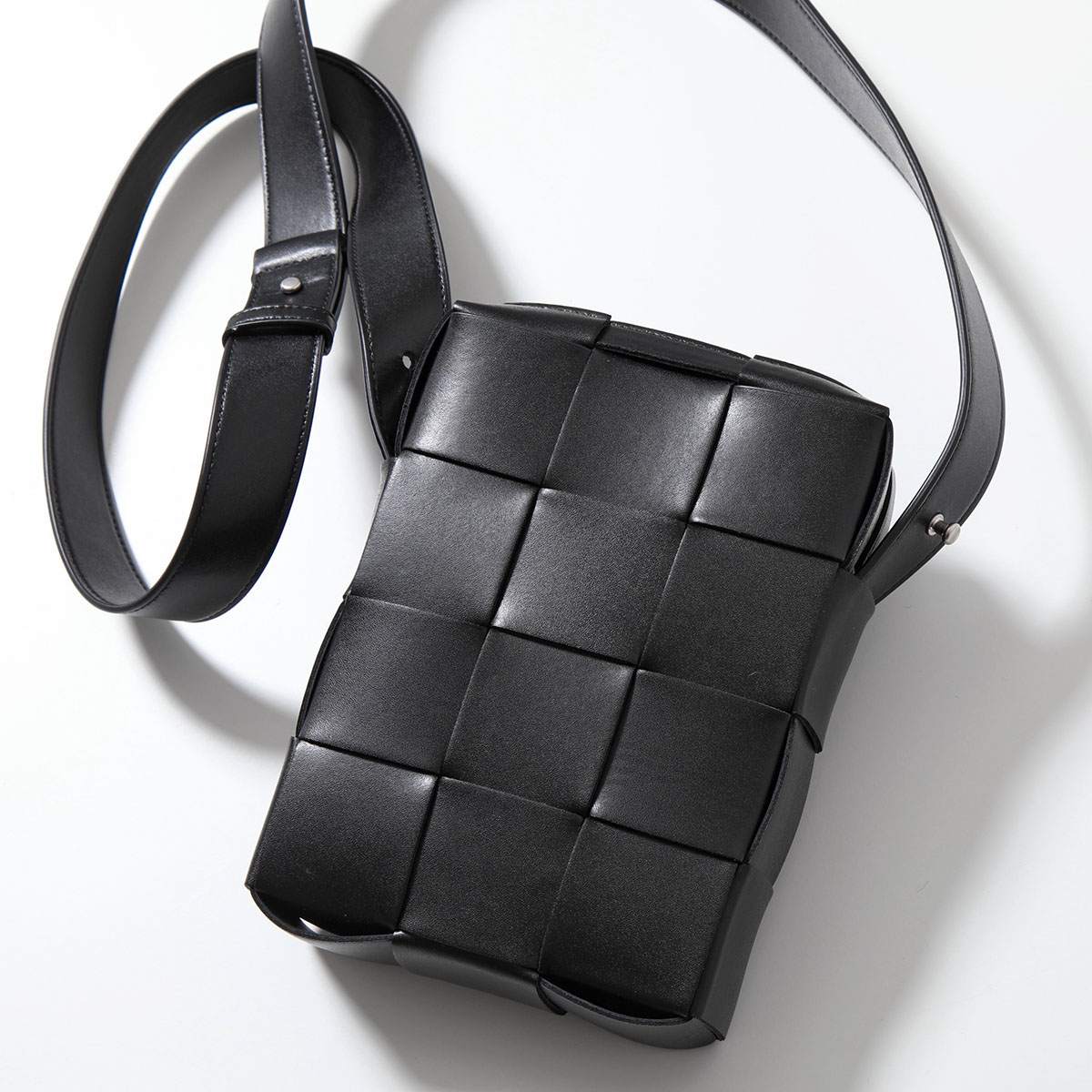 BOTTEGA VENETA ボッテガヴェネタ ショルダーバッグ CASSETTE カセット