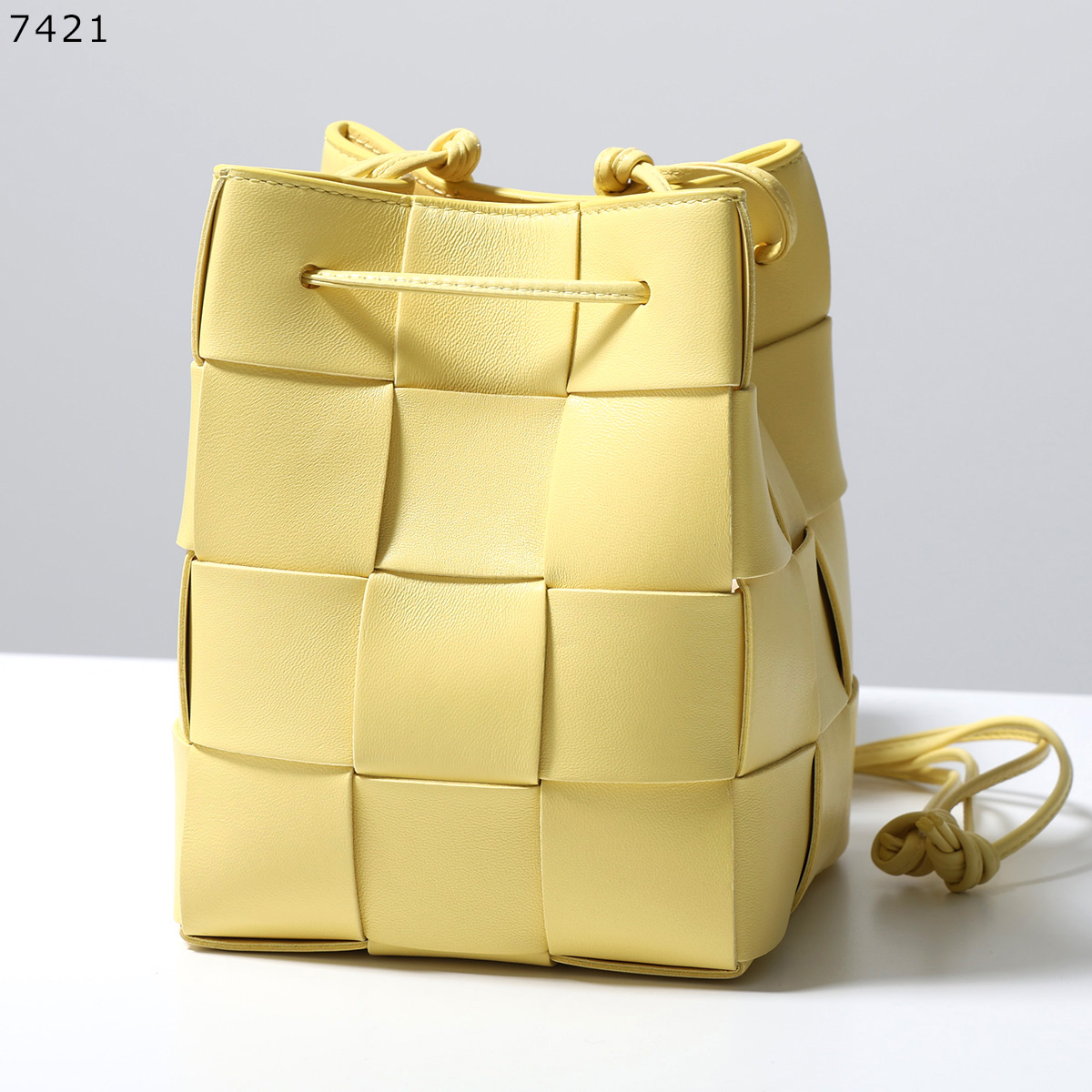 BOTTEGA VENETA（ボッテガ・ヴェネタ） ショルダーバッグ CASETTE