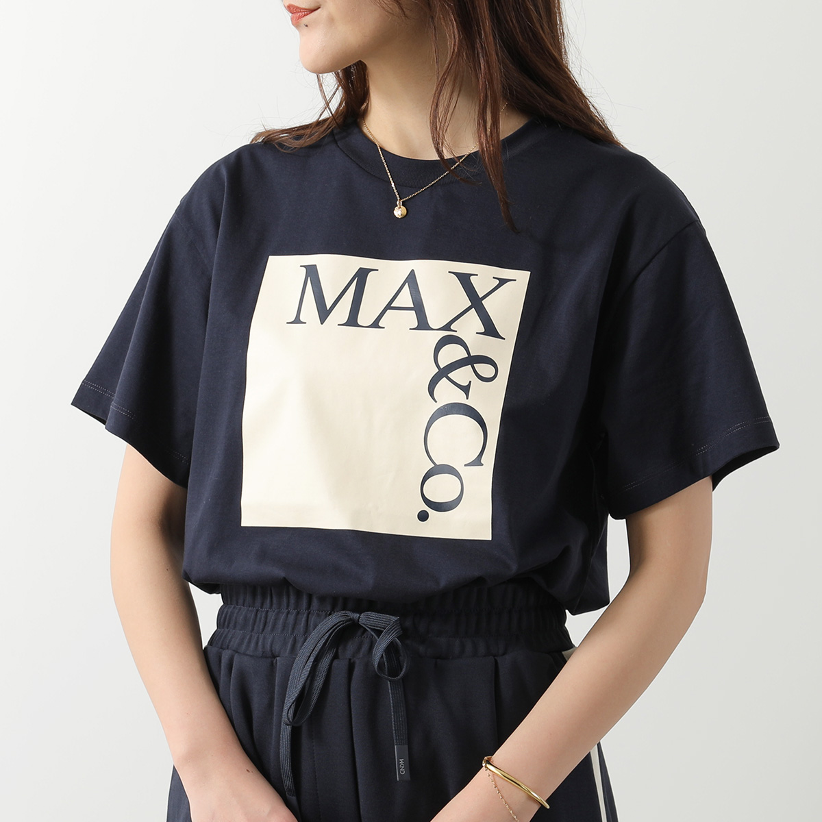 美品 マックスマーラ カットソー 半袖 ビッグロゴ 刺繍ロゴ 白タグ M 黒 Max Mara（マックスマーラ） MAX MARA MAX&CO KIDS マックス＆コー