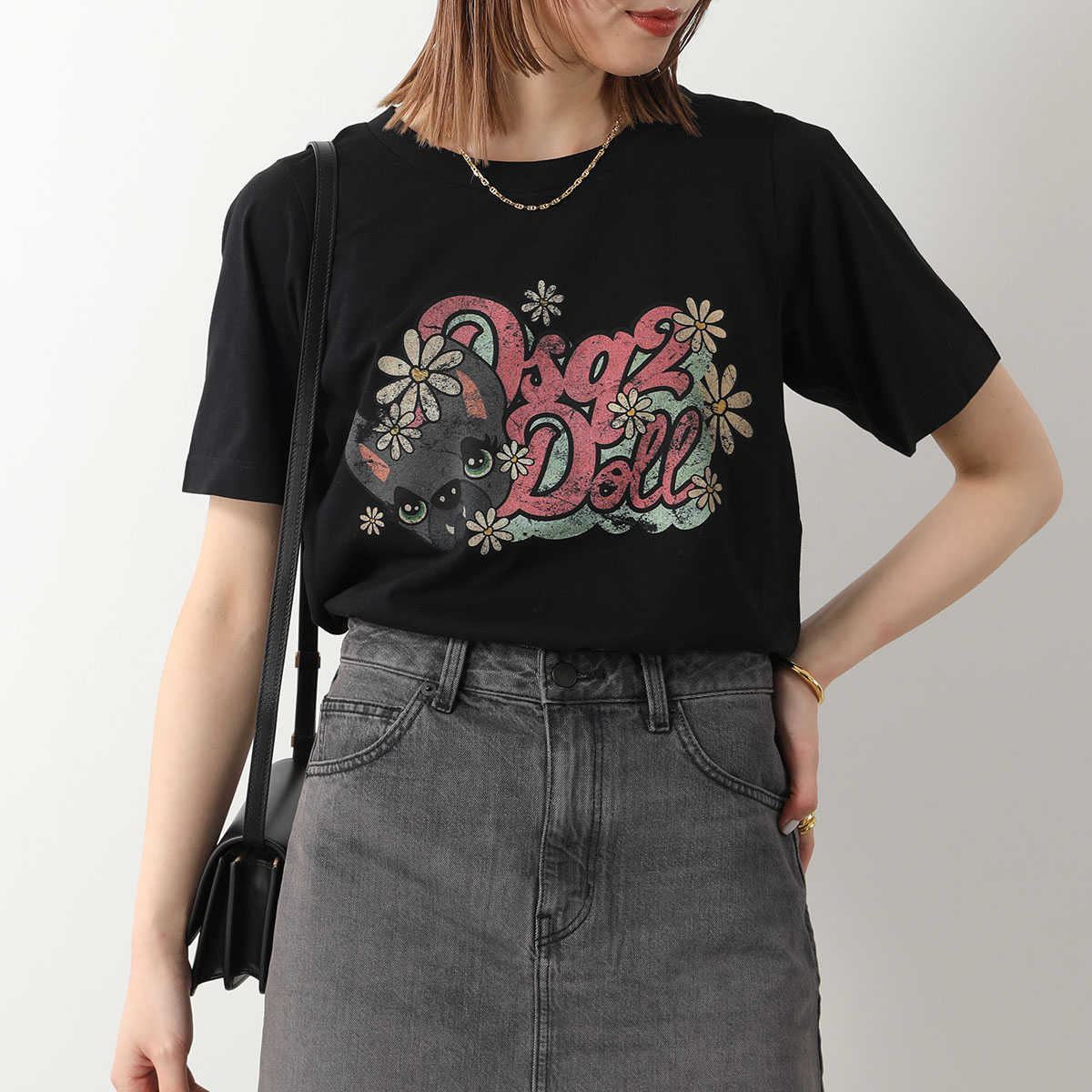 DSQUARED2 ディースクエアード Tシャツ HILDE DOLL EASY FIT S75GD...