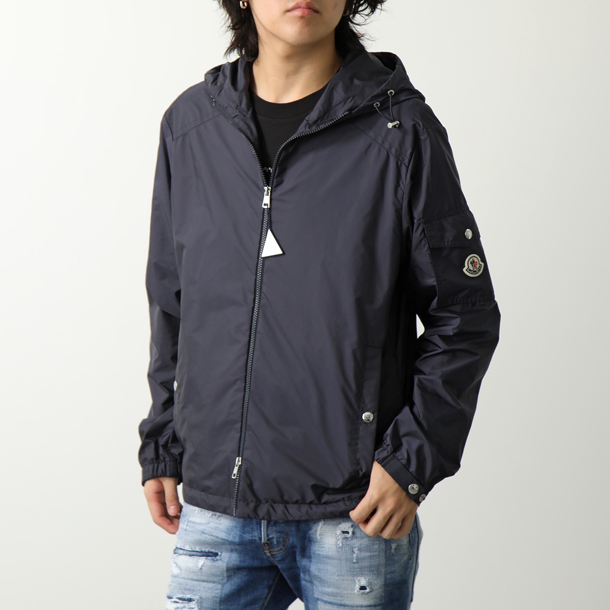 MONCLER モンクレール ジャケット ETIACHE 1A00101 5968E メンズ パーカー フード付き ナイロン ジップアップ アイコンパッチ 撥水加工 カラー2色｜s-musee｜02