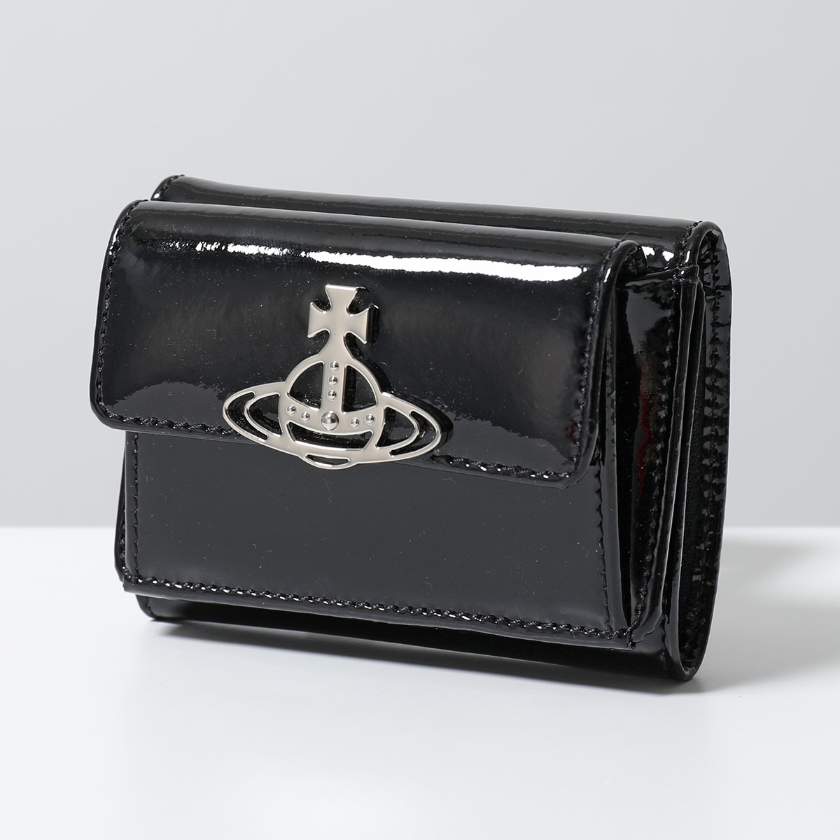 Vivienne Westwood（ヴィヴィアンウエストウッド） 三つ折り財布 SMALL