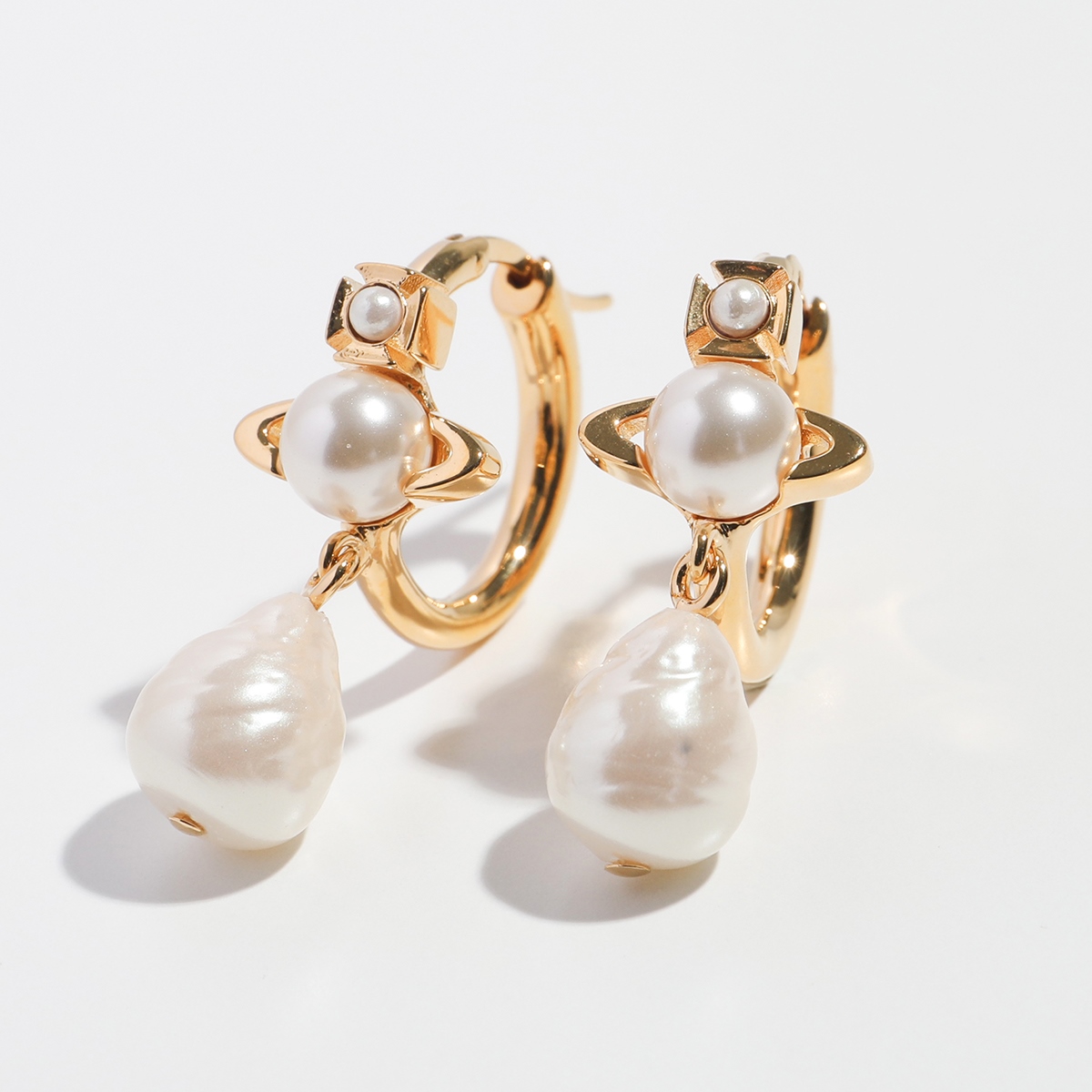 Vivienne Westwood(ヴィヴィアンウエストウッド) フープピアス Vivienne Westwood(ヴィヴィアンウエストウッド) フープピアス