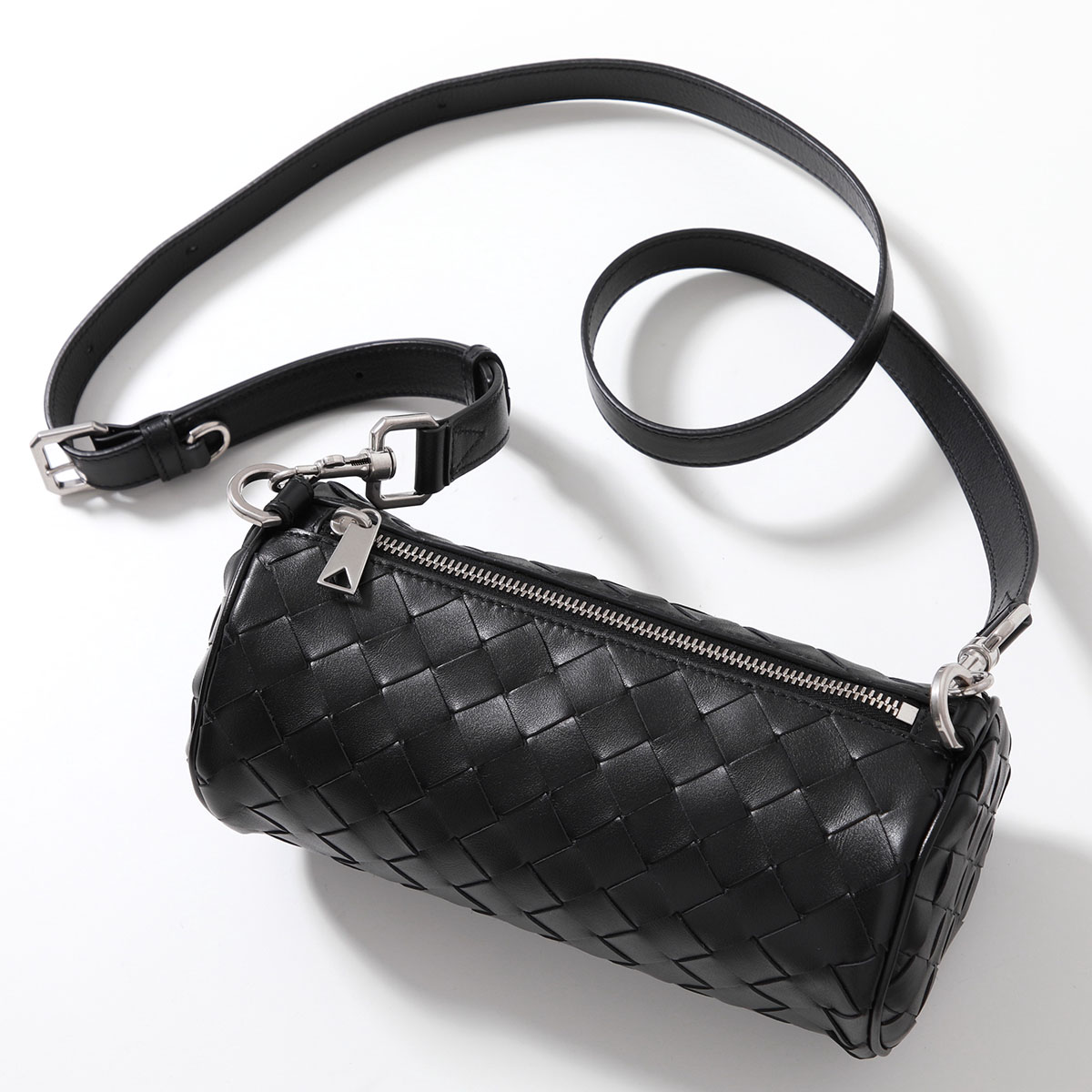 BOTTEGA VENETA ボッテガヴェネタ ショルダーバッグ 777391 V2HL1 レディース イントレチャート バレル レザー クロスボディ  鞄 8803/BLACK-SILVER