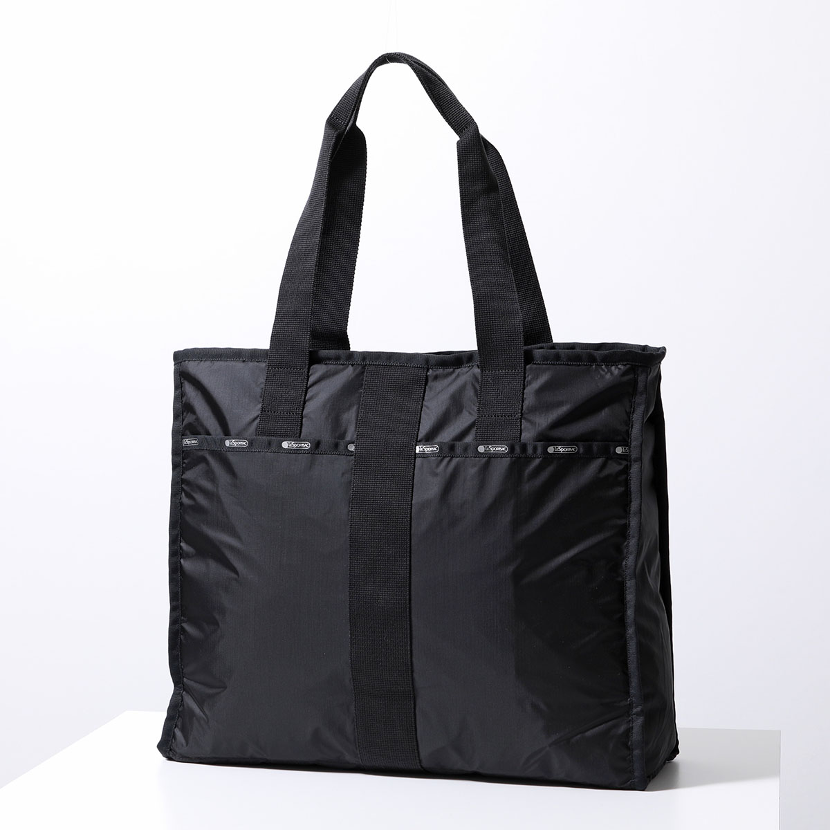 ★LeSportsac★ True Black C Essential Carryall Tote Bag 1121 True Black Essential Carryall | LeSportsac