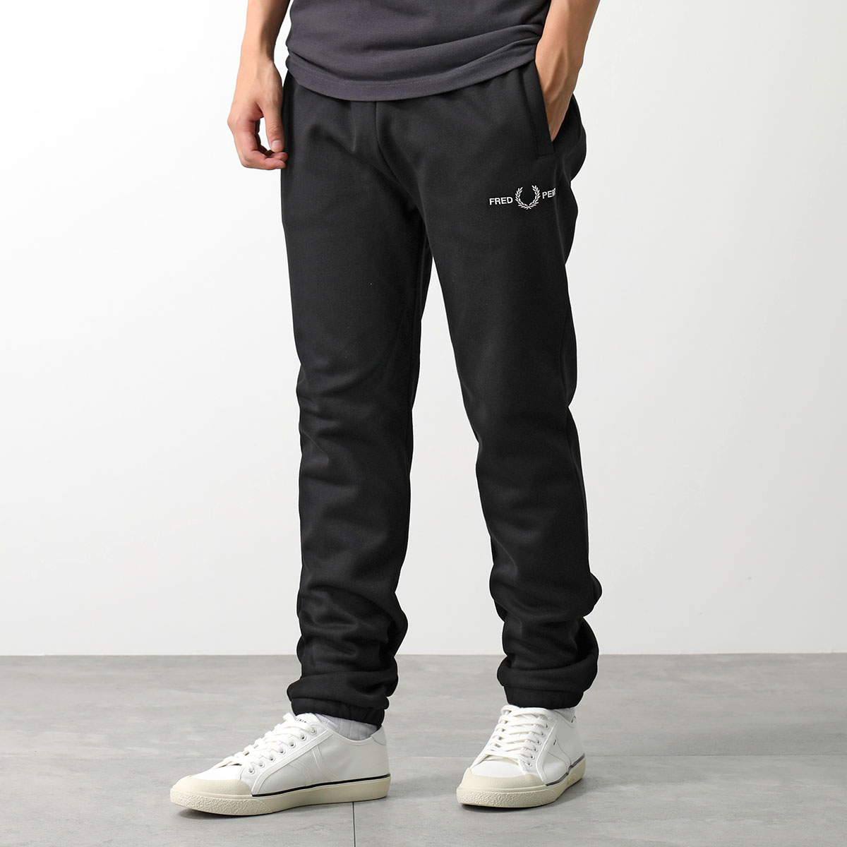 FRED PERRY（フレッドペリー） スウェットパンツ EMBROIDERED