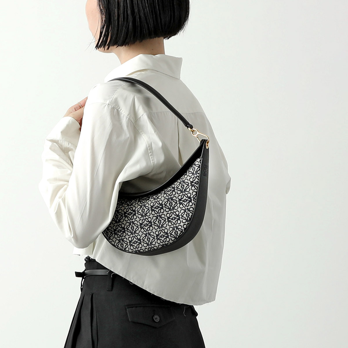 【希少】LOEWE ハンドバッグ アナグラム リピート ベージュ スウェード 希少】LOEWE ロエベ ハンドバッグ アナグラム リピート 手提げ