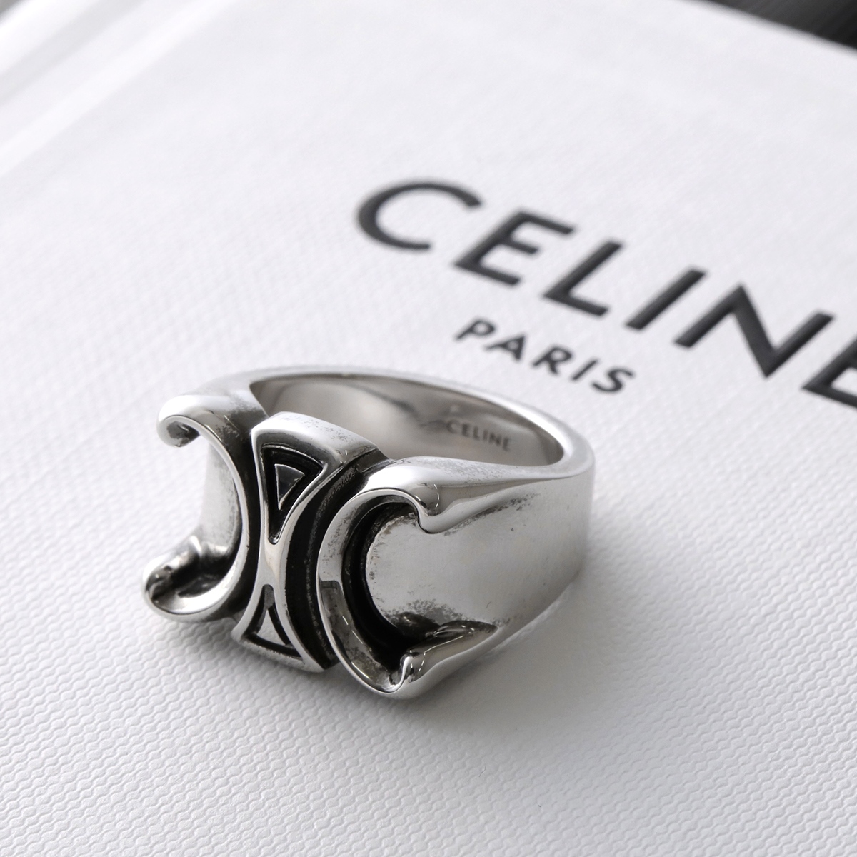 CELINE セリーヌ リング Chunky Triomphe Ring 461DR6BRA.36SI メンズ トリオンフ 指輪 アクセサリー  Silver : 360809201 : インポートセレクトmusee - 通販 - Yahoo!ショッピング