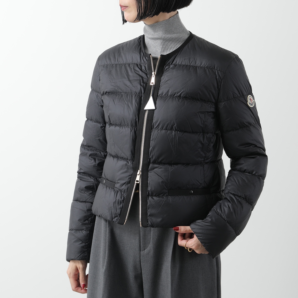 MONCLER モンクレール ダウンジャケット LAURINE 1A00101 595FE レディース ナイロン ノーカラー ショート丈  アイコンパッチ カラー2色