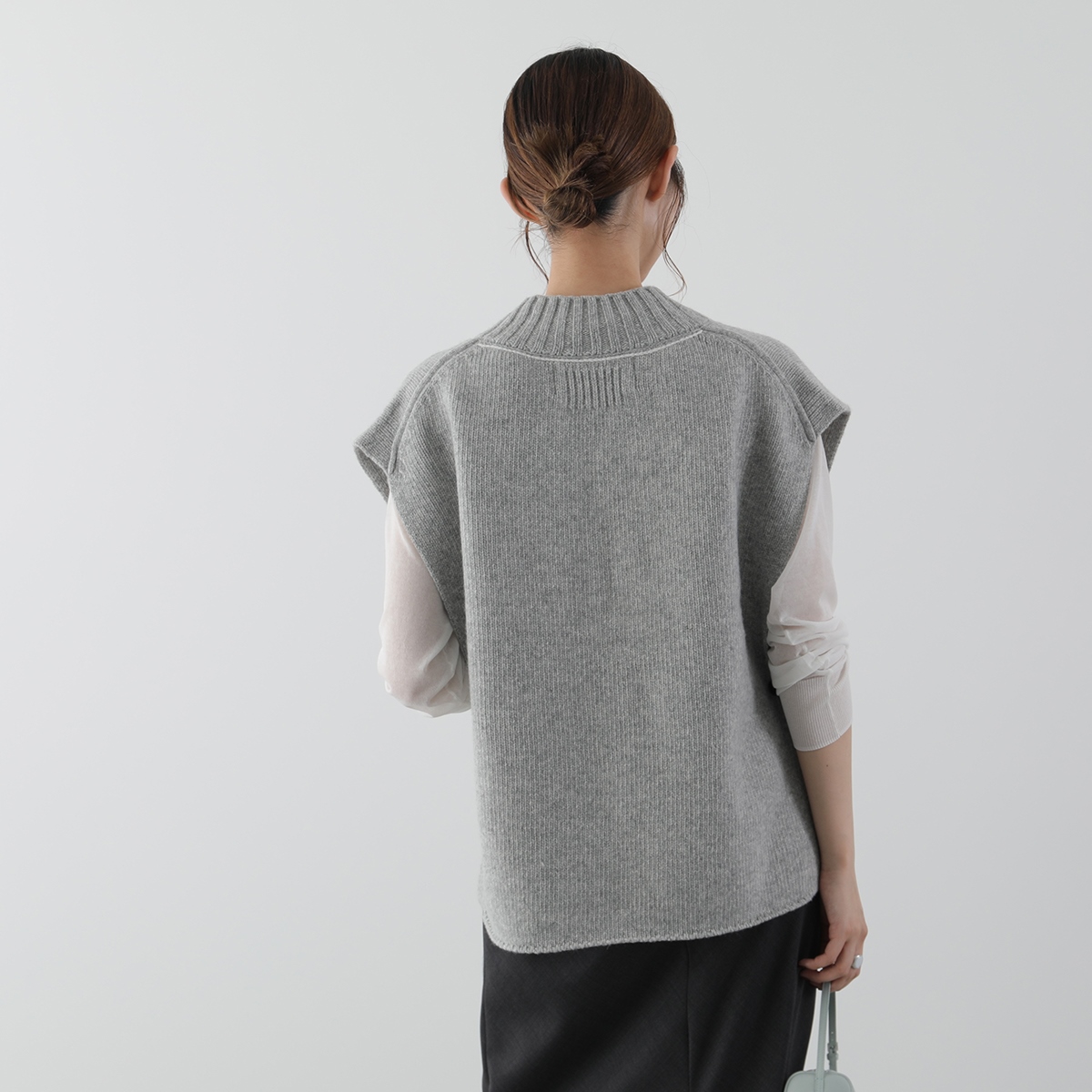 IORE BICOLOR VEST イオレ バイカラーベスト　グレー BICOLOR GILET – IORE