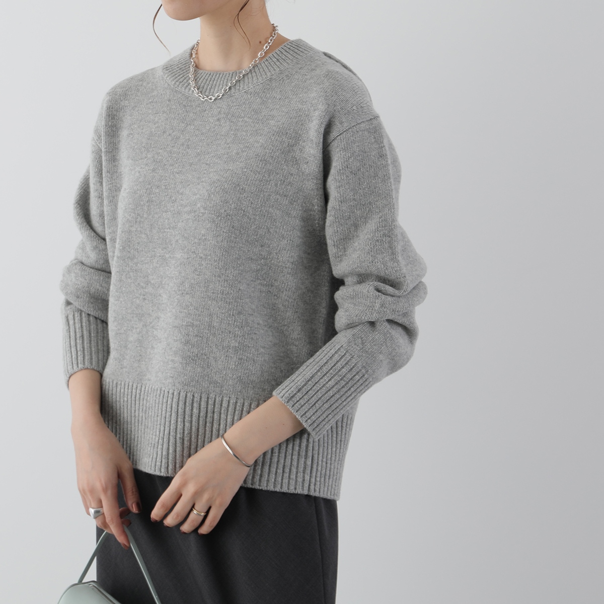 IHATOV イーハトーブ セーター Wool Cashmere Round Knit IH12-6A-98209 レディース ニット クルーネック  長袖 カシミヤ混ウール カラー2色