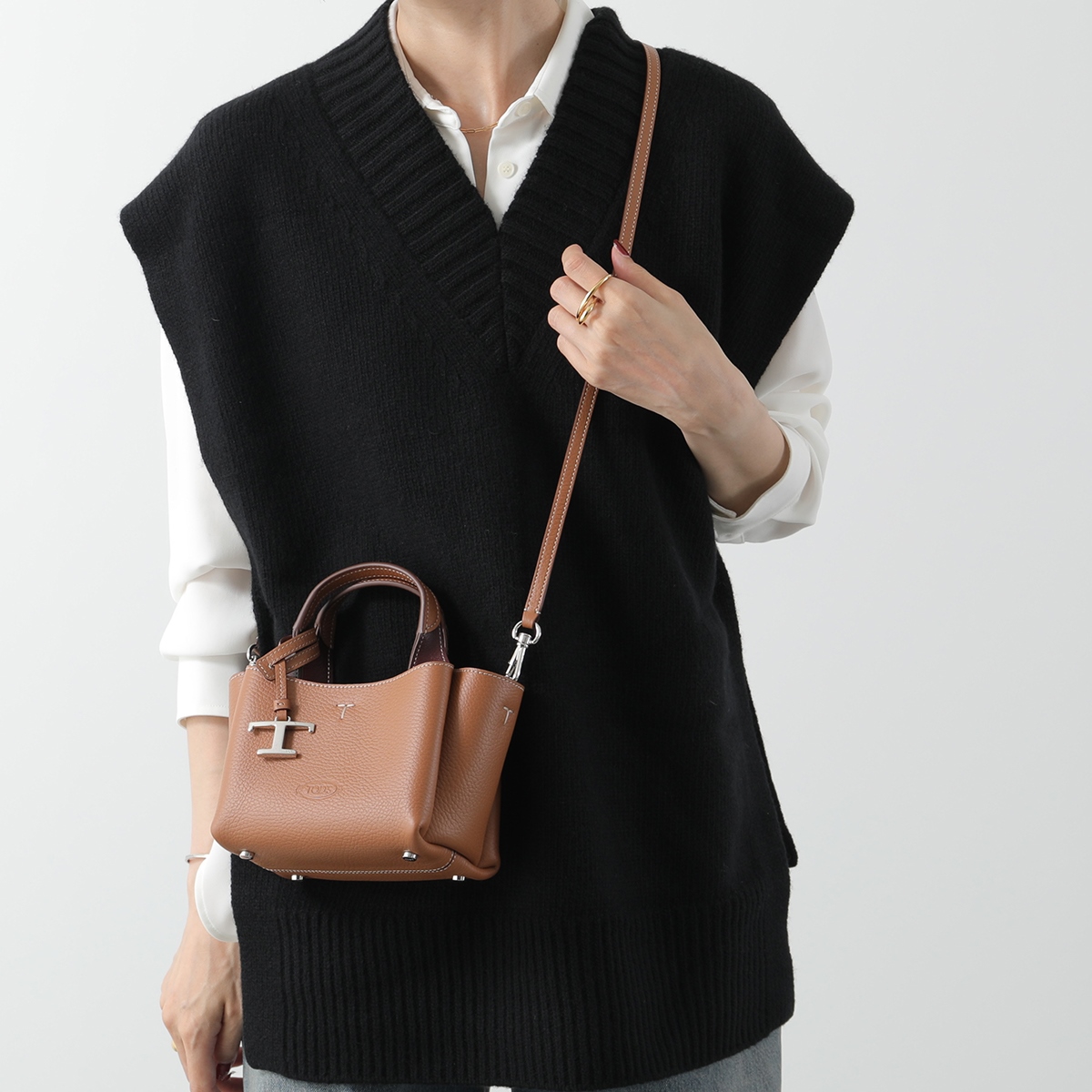 TODS トッズ ショルダーバッグ APA 2 MANICI MICRO XBWAPAFL000 QRI レディース ハンドバッグ レザー T  TIMELESS Tタイムレス 鞄 カラー4色