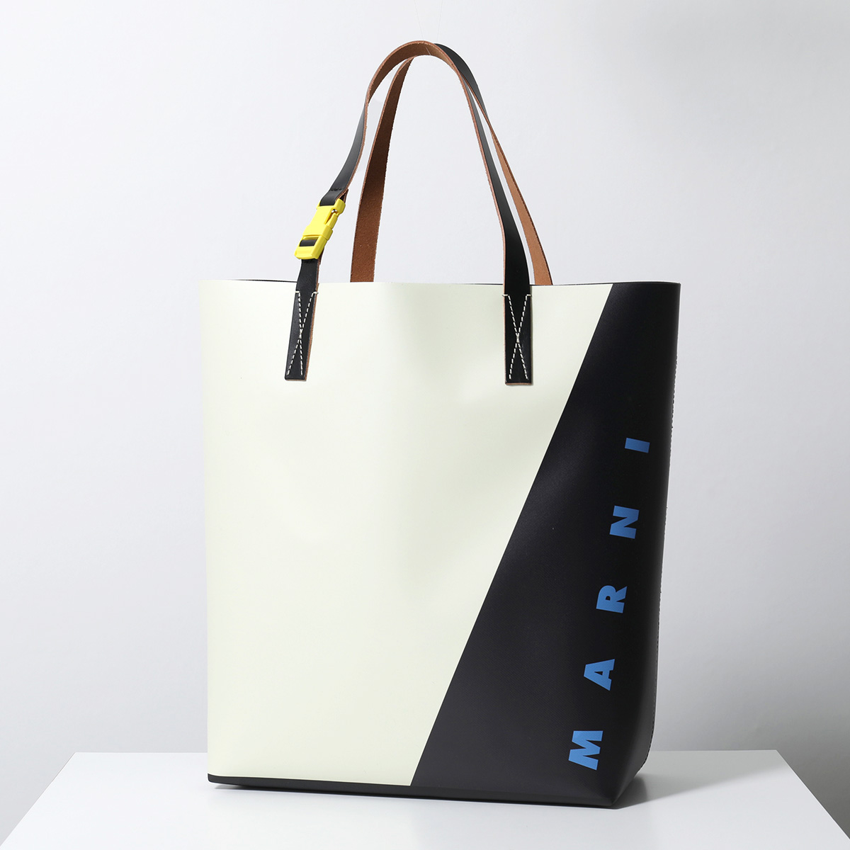 MARNI（マルニ） トートバッグ TRIBECA トライベッカ SHMQ0037A2 P7948