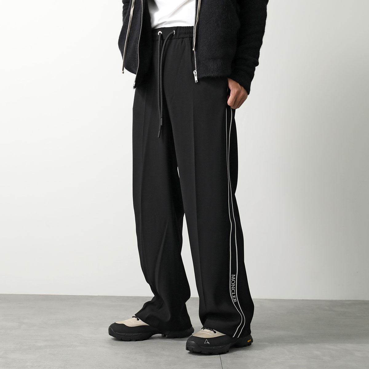 モンクレール　パンツ MONCLER (モンクレール) ワンポイント ウエストコード パンツ