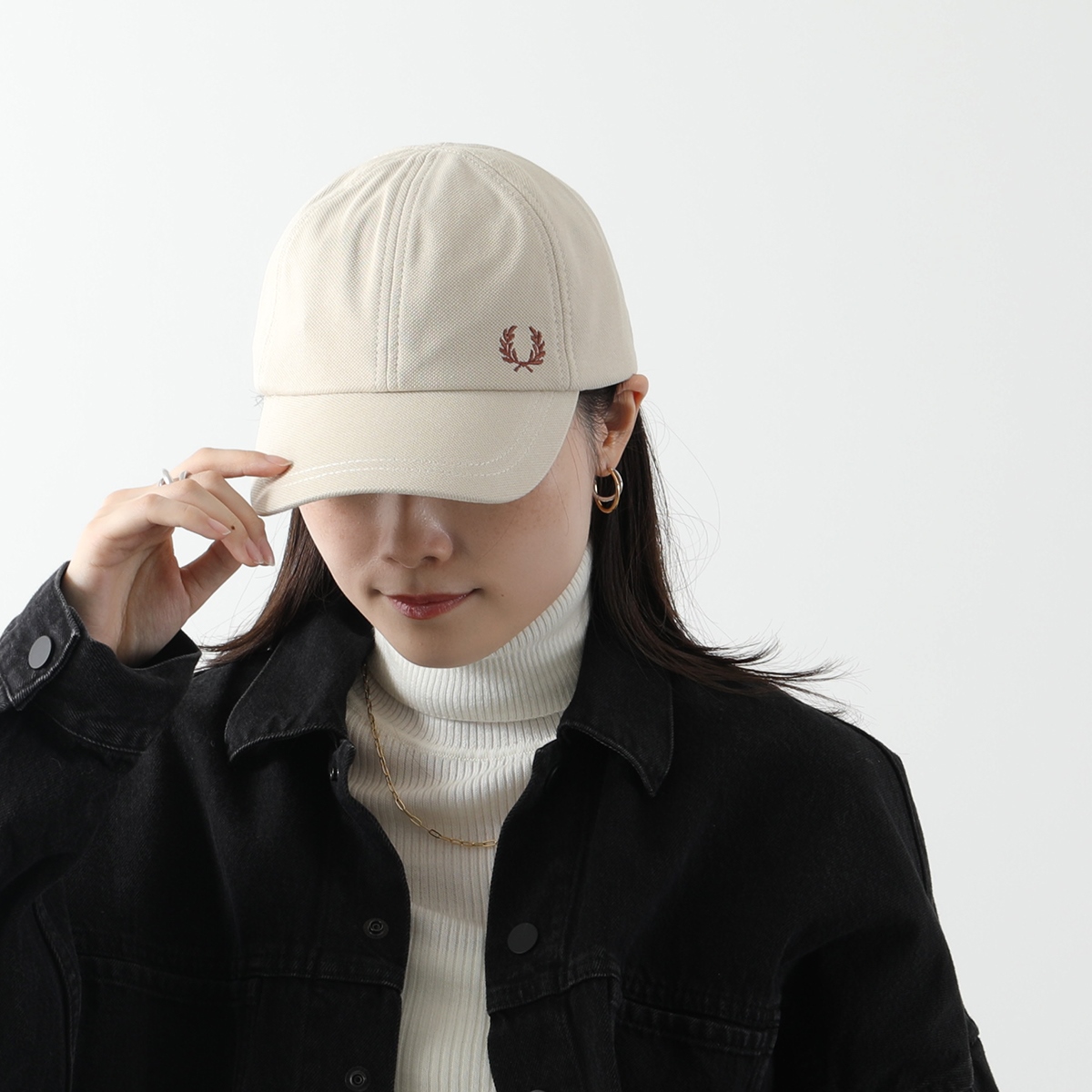Fred Perry ベージュ ベレー帽 FRED PERRY フレッドペリーFRED Beret ベレー帽 ロゴ入り 刺繍