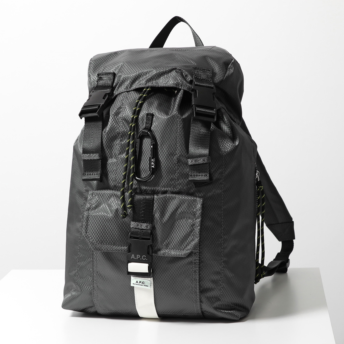 APC A.P.C. アーペーセー バックパック sac a dos treck トレック PSAJM H62220 メンズ リュック カラビナ付き  ロゴ 鞄 LAA : 360917156 : インポートセレクトmusee - 通販 - Yahoo!ショッピング