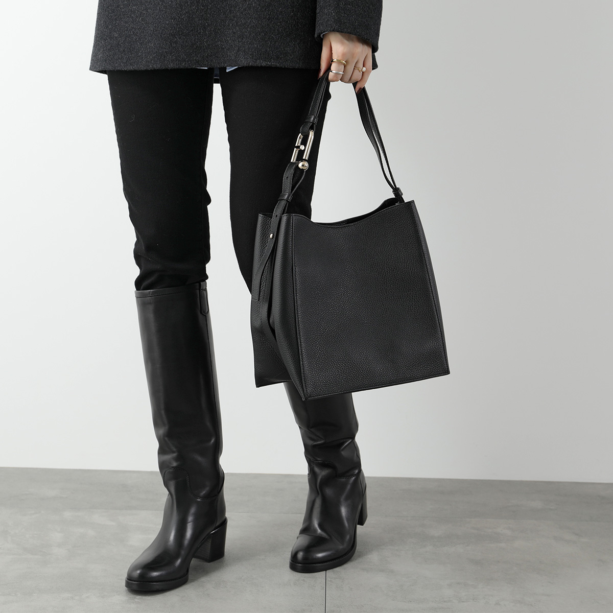 FURLA（フルラ） トートバッグ NUVOLA S BUCKET BAG ヌヴォラ バケット