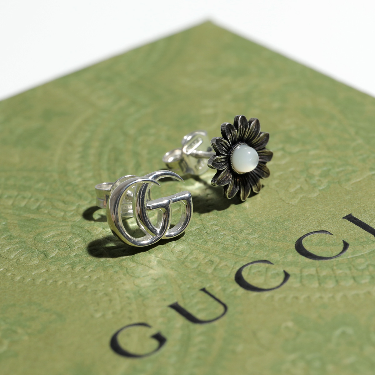 GUCCI グッチ ピアス GG MARMONT 527390 J8440 レディース ダブルG フラワー 花 アシンメトリー スタッド アクセサリー  パール 8184/SILVER : 361024246 : インポートセレクトmusee - 通販 - Yahoo!ショッピング