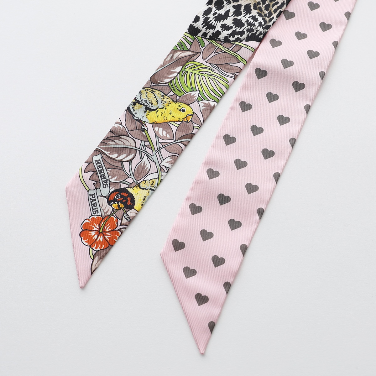 HERMES ツイリー スカーフ ヒョウ柄 ハート柄　美品 HERMES（エルメス） ツイリー スカーフ 063513S Jungle Love Love
