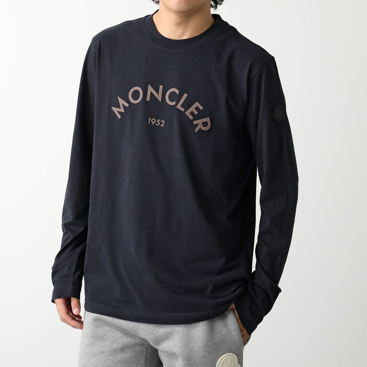 MONCLER モンクレール カットソー 8D00018 89AQX メンズ クルーネック コットン 長袖Tシャツ ロンT ロゴパッチ カラー2色