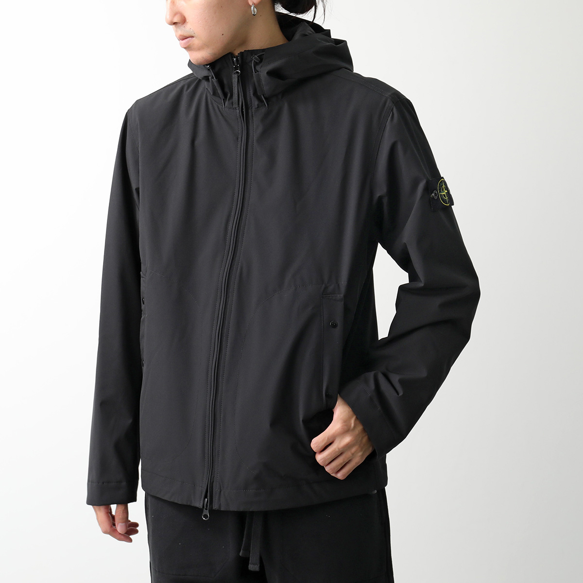 STONE ISLAND ストーンアイランド ブルゾン SOFT SHELL-R 811540627 メンズ 中綿 ジャケット フード付 防風 撥水  ロゴ A0029 BLACK