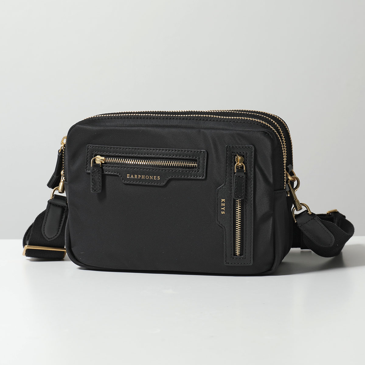 ANYA HINDMARCH アニヤハインドマーチ ショルダーバッグ