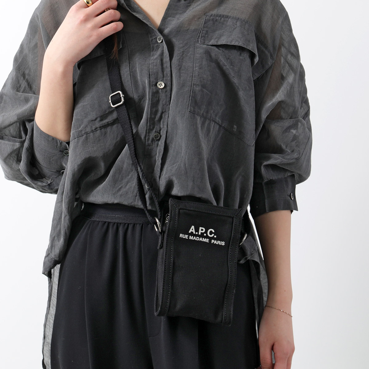 トートバッグ A.P.C. Demi-Lune Clutch Black A.P.C. | demi-luneの商品一覧 | A.P.C. | アーペーセー日本公式
