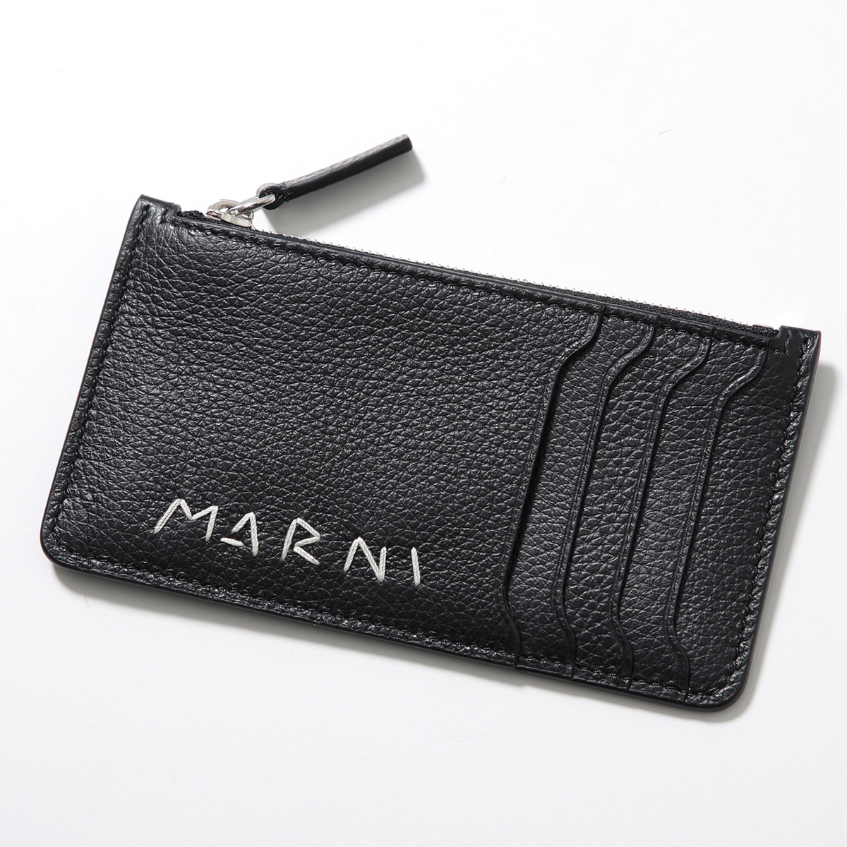 [MARNI] ★刺繍 LOGO ZIP AROUND コイン財布★現地セール マルニ】夏ボーナスで買うべき大人の財布｜手刺繍風ロゴが人気の