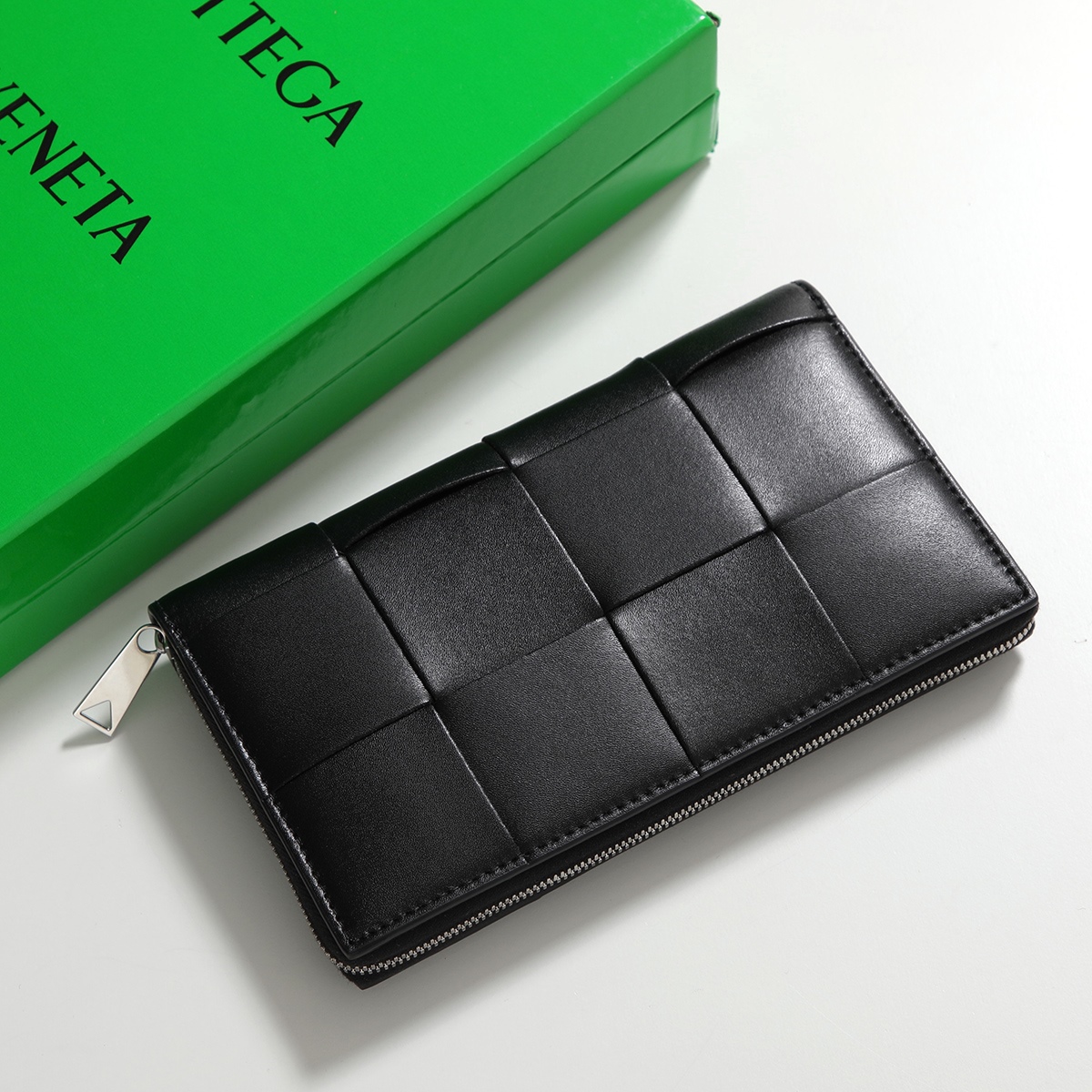 最高級 BOTTEGA VENETA ラウンドファスナー長財布 ボッテガヴェネタ 小物