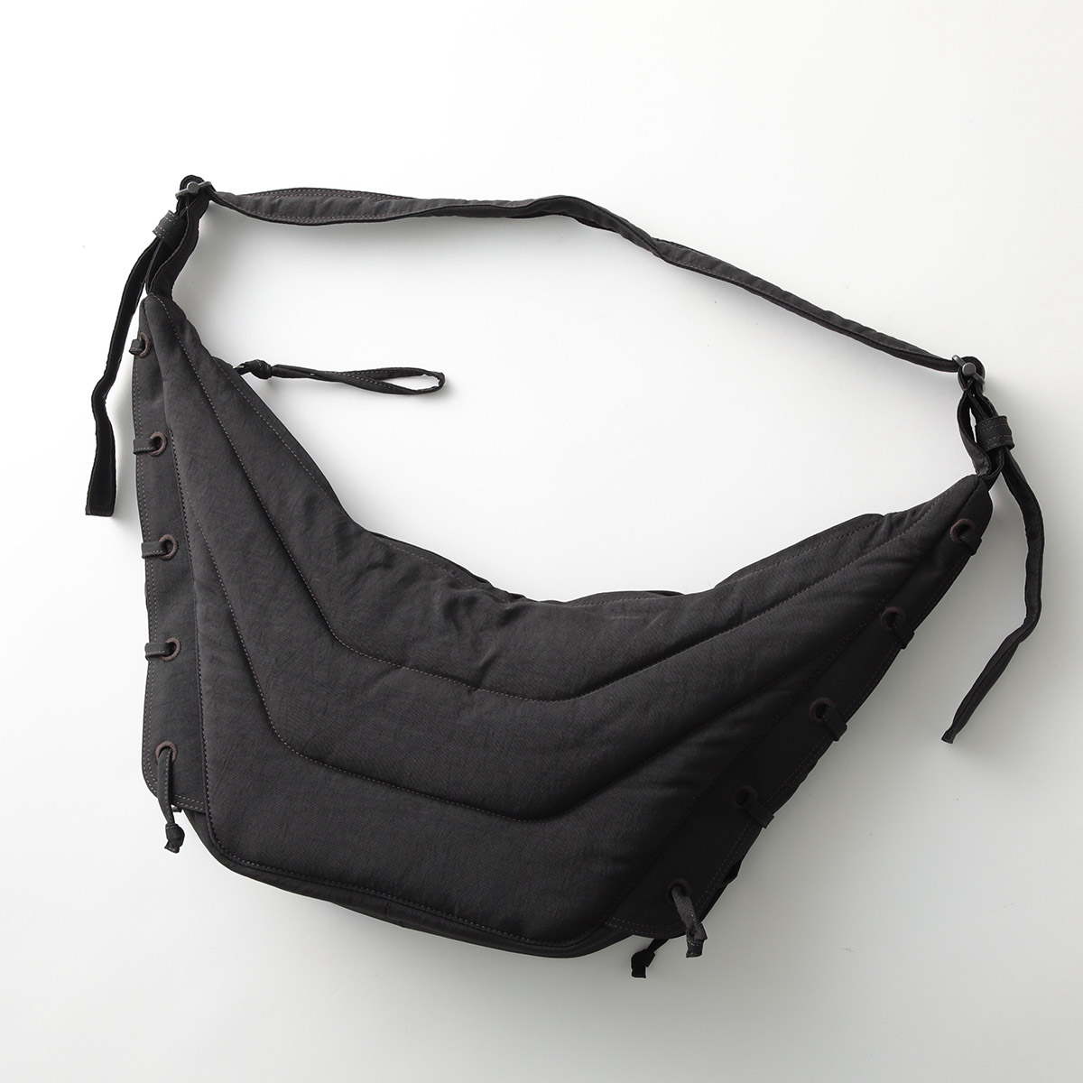 [美品]LEMAIRE ショルダーバッグ ミディアム　ダークチョコレート LEMAIRE（ルメール） ショルダーバッグ MEDIUM SOFT GAME BAG