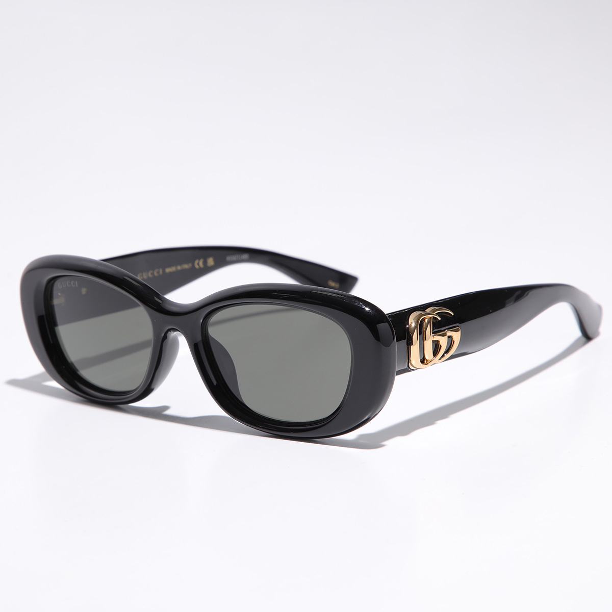 GUCCI ブラック サングラス ゴールドロゴ GUCCI ブラック サングラス ロゴゴールドラメ付き＋ケース付き
