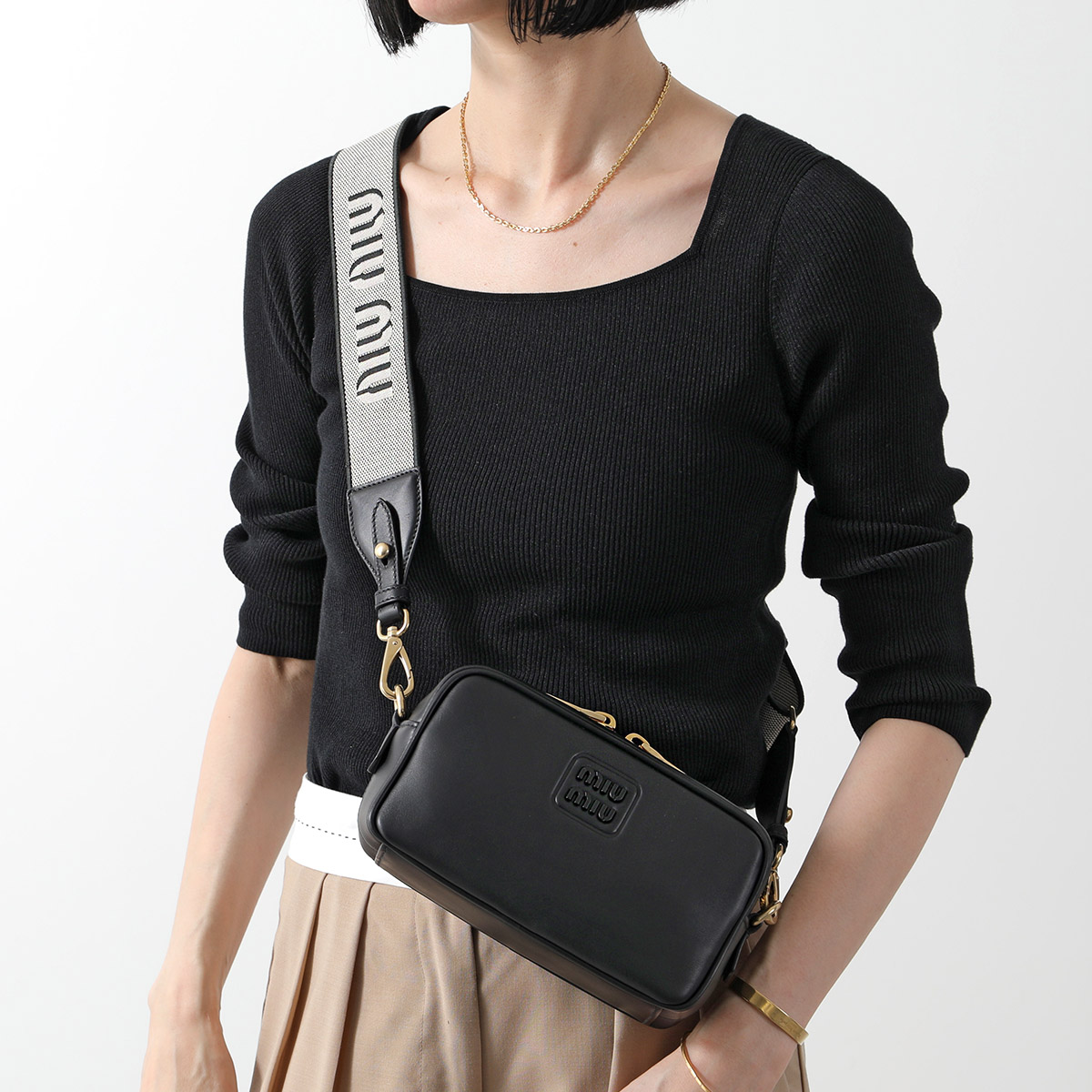 miu MIUMIU ミュウミュウ ショルダーバッグ 5BH225 2F8K miu MIUMIU ミュウミュウ ショルダーバッグ 5BH225 2F8K