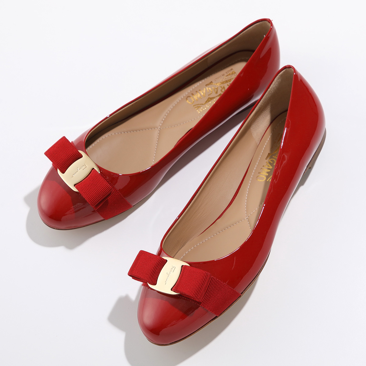 FERRAGAMO パンプス 592125 VARINA ヴァリナ FERRAGAMO フェラガモ パンプス VARINA ヴァリナ 592125