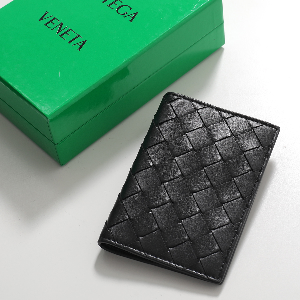 ［CJM］ボッテガヴェネタ　イントレチャート　パスポートケース BOTTEGA VENETA（ボッテガ・ヴェネタ） パスポートケース 749954 VCPP2
