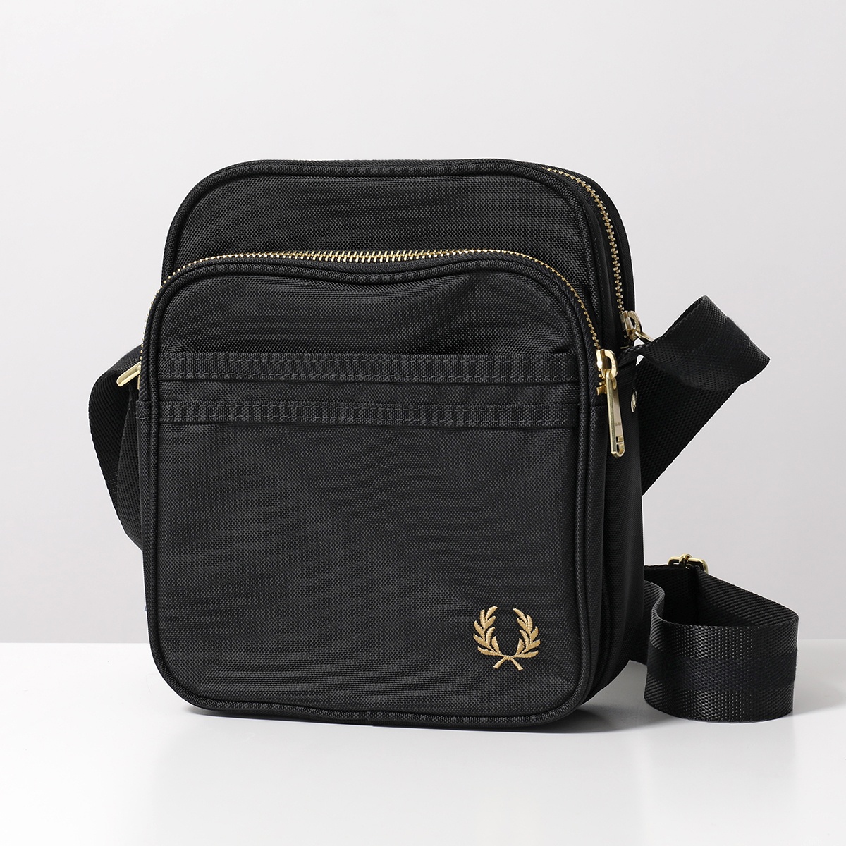 FRED PERRY フレッドペリー ショルダーバッグ TEXTURED NYLON