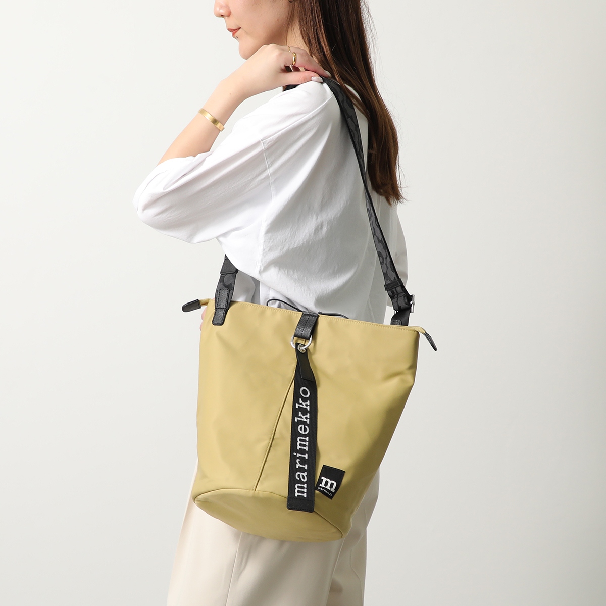国内即発送*マリメッコ ショルダーバッグ All Day Bucket Solid marimekko 正規品 マリメッコ ショルダーバッグ All Day Bucket