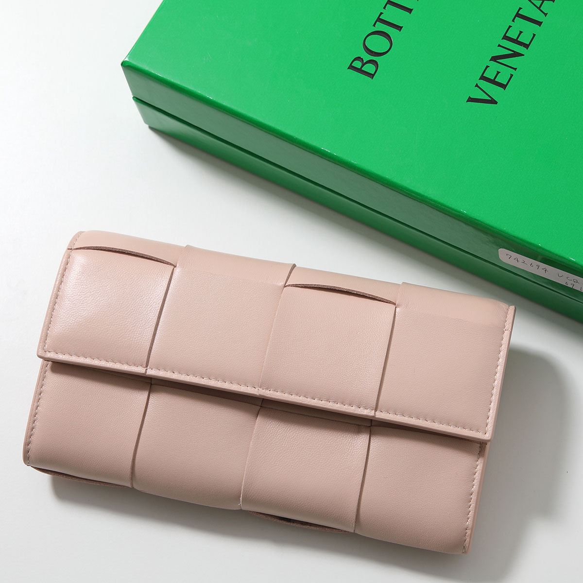 BOTTEGA VENETA レディース長財布（色：ピンク系）｜財布