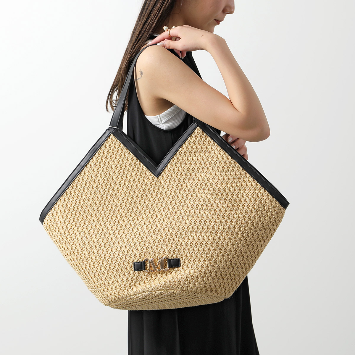 美品】MaxMara Mロゴ トートバッグ かごバッグ - メルカリ