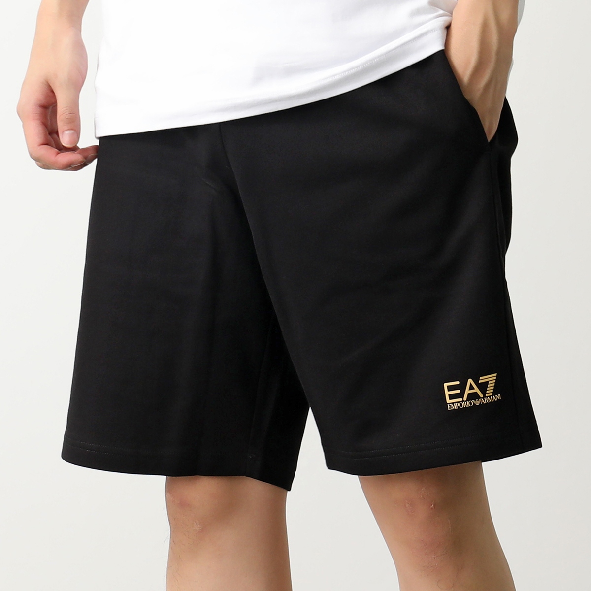 EA7 EMPORIO ARMANI エアセッテ エンポリオアルマーニ ハーフパンツ